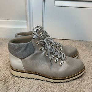 Women’s White Mountain Boots Size 8.5